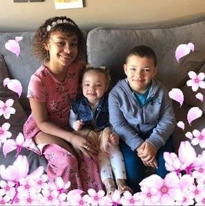 Meet your Posher, Ora